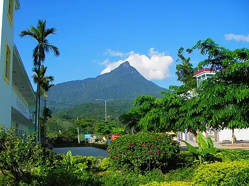 Le Mont Wuzhi, plus haut sommet de l'île.