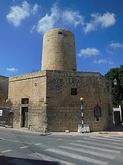 Le moulin à vent à base octogonale, construit sur ordre de Perellos, a commencé à fonctionner en 1710.