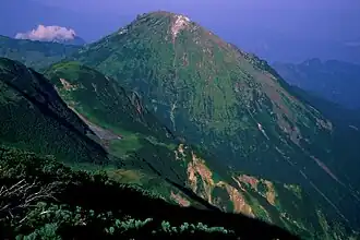 Mont Yake.