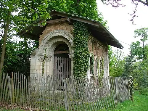 Chapelle en ruines.