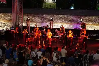 été 2015.