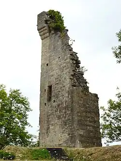 La tour vue du nord-est.