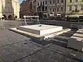 Base de la colonne mariale reconstituée, mars 2020