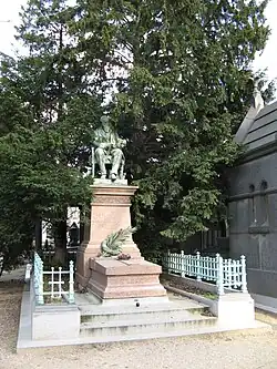 Tombe au cimetière du Père-Lachaise à Paris.