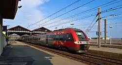 Une unité-multiple d'éléments Z 27500 TER Languedoc-Roussillon en gare de Sète.