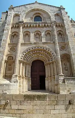 Porte romane de la Cathédrale (XIIe&nbsp;siècle)