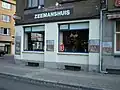 Ce soir dans le bar de la marine...Éd. Glénat p.&nbsp;30. Café de pêcheurs à l'O.P.E.x à Ostende. C'est ici que Marvin Gaye venait souvent pendant son séjour à Ostende en 1982.