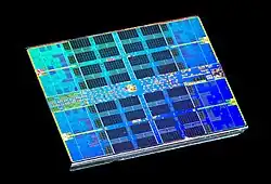 Description de l'image Zen2 Matisse Ryzen 7nm Core Die shot.jpg.