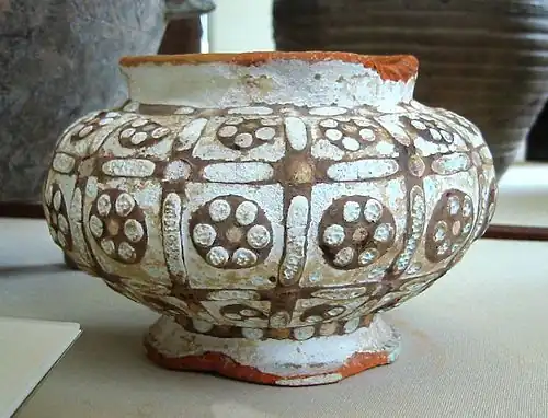 Vase de terre cuite, dynastie Zhou, IVe au  IIIe&nbsp;siècle av. J.-C. British Museum