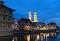 Le Grossmünster de nuit.