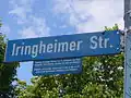 La proximité avec Strasbourg entraîne le bilinguisme de certains panneaux de rue