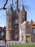 Sassenpoort (la dernière porte de la ville du XVe&nbsp;siècle).