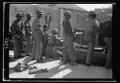 Troupe britannique sur le mur de l'hôpital français, face à la Nouvelle Porte, octobre 1938
