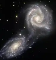 Cette image d'Arp 271 a été prise avec l'instrument EFOSC, attaché au New Technology Telescope. Les données ont été acquises à travers trois filtres différents (B, V et R) pour une durée totale d'exposition de 4&nbsp;440 secondes. Le champ de vision est d'environ 4 minutes d'arc.