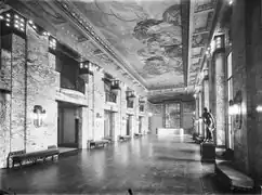 Foyer.