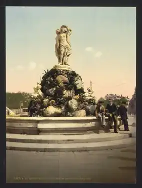 Le groupe en marbre original sur le piédestal modifié de 1893, photochrome (fin du XIXe&nbsp;siècle), Washington, bibliothèque du Congrès.