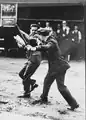 Confrontation durant la grève des dockers de la côte ouest des États-Unis de 1934&nbsp;(en).